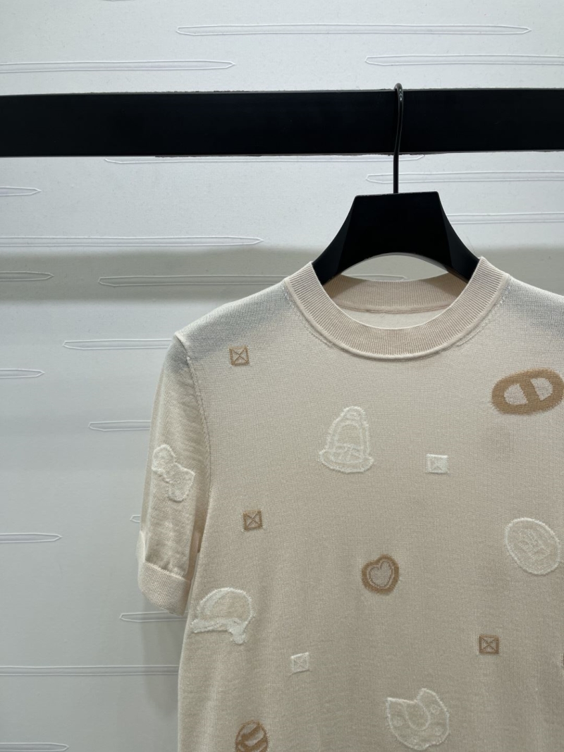 H**me5 sweaters